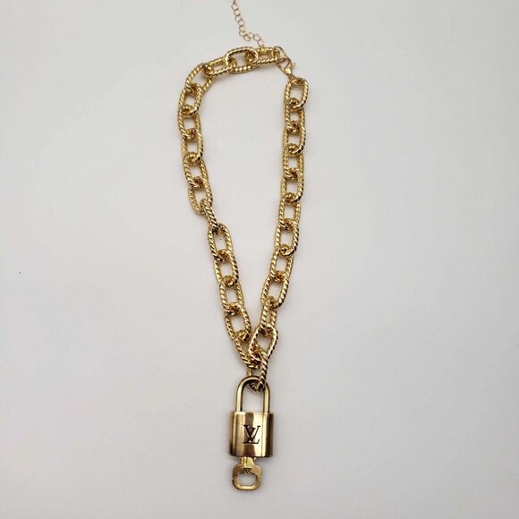 Authentic Louis Vuitton Lock & Key w/ Unbranded Gold Plated Gold Chain Necklace - Picture 7 of 10